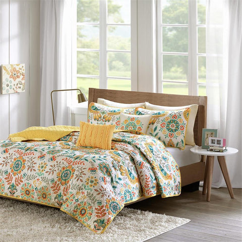 Intelligent Design Nina Reversible Coverlet Set Full/Queen